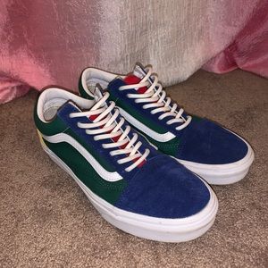 Yacht Club Vans